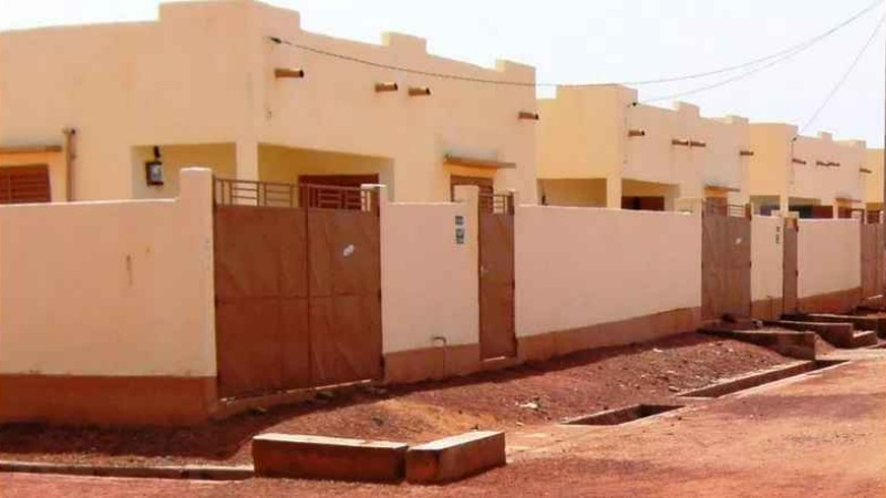 Mali : Le gouvernement suspend l’attribution des logements sociaux...